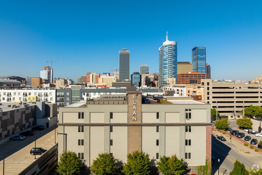 Building Photo - The E'Laan