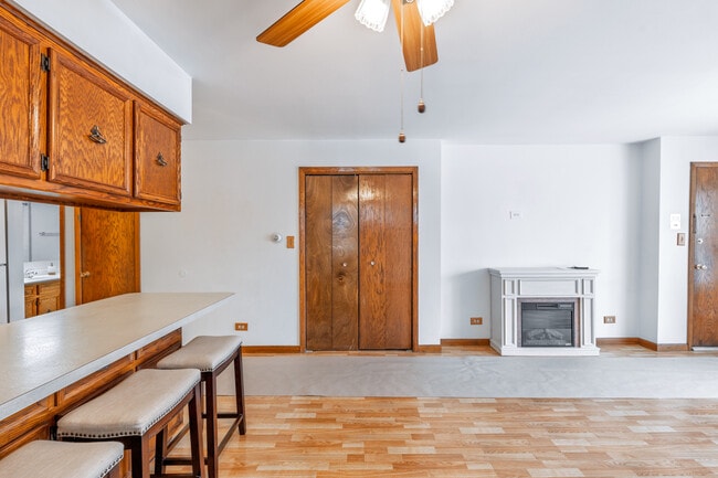 Building Photo - 4617 Grove Ave