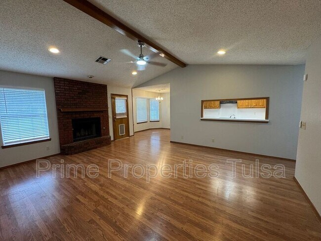 Building Photo - 9715 S 92nd E Ave