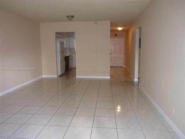 Building Photo - 3100 Coral Springs Dr