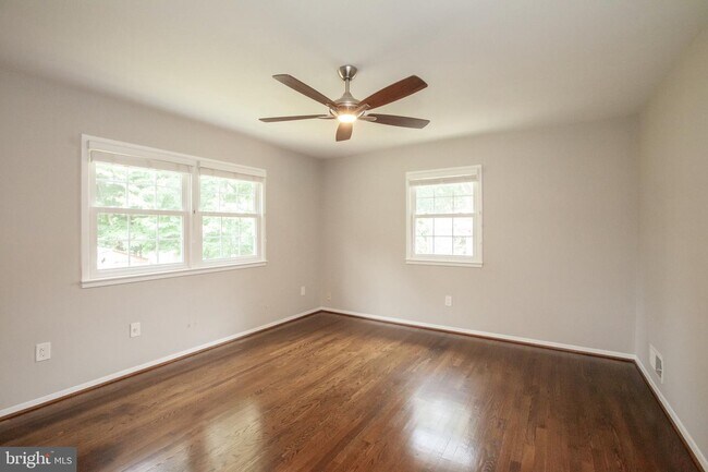 Building Photo - 2533 Hillsman St