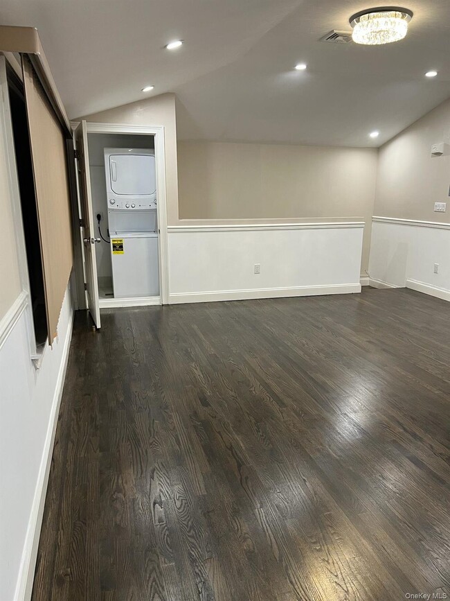 Building Photo - 144-10 230th Pl