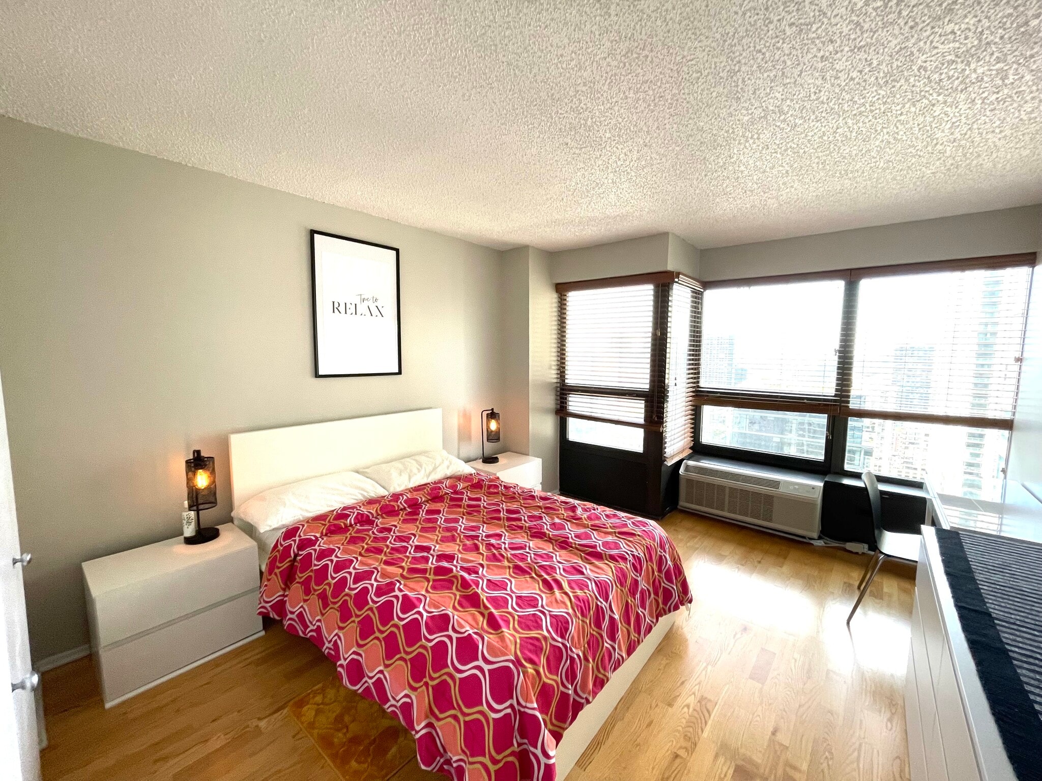 Building Photo - 30 E Huron St