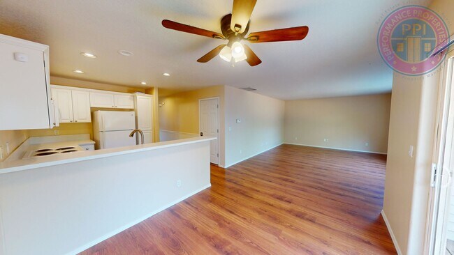 Building Photo - Bethany - Central Air, modern   Pet Friendly, Near Intel/Nike, Excellent Schools
