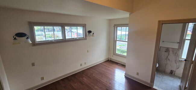 Building Photo - Beautiful Home With Incredible Views