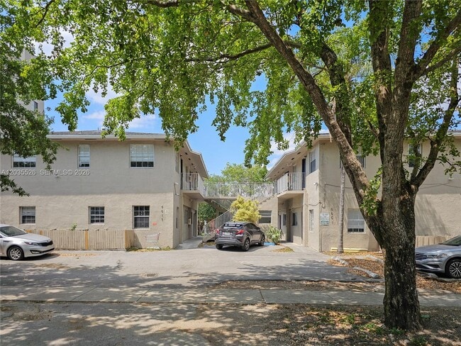 Building Photo - 6601 SW 10th St
