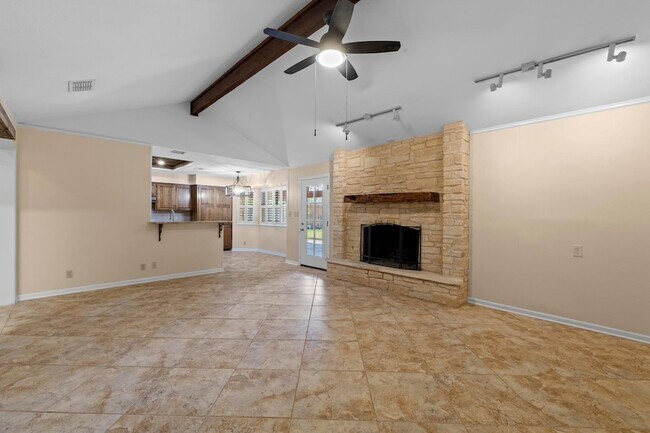 Building Photo - 10305 Caracara Dr