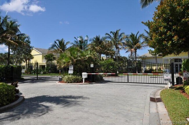 Building Photo - 2100 Mariner Bay Blvd