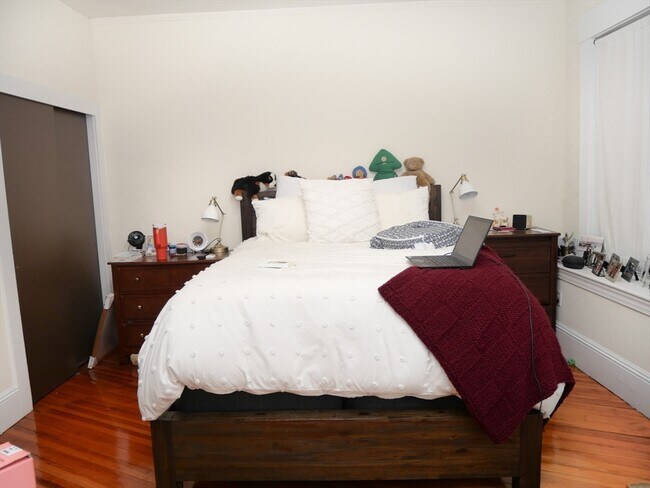 Building Photo - 1390 Beacon St