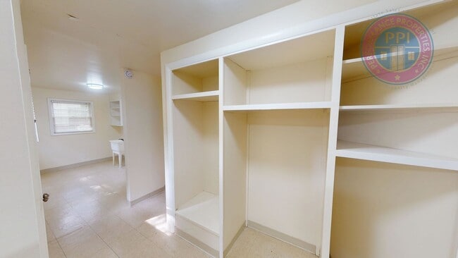 Building Photo - Charming Home in NE Parkrose , David Dougl...