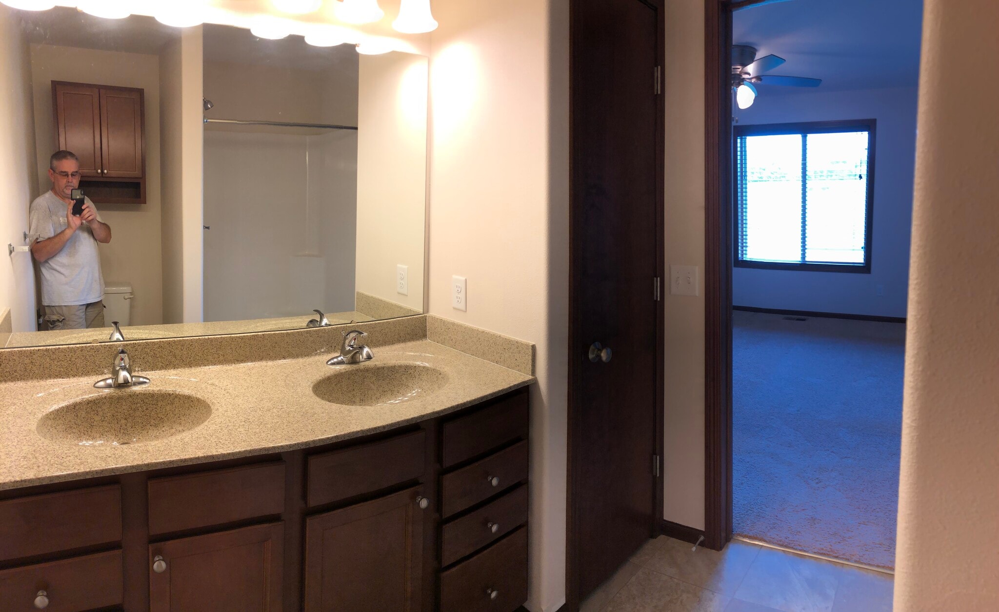 Master Bath - 1914 Wrigley St