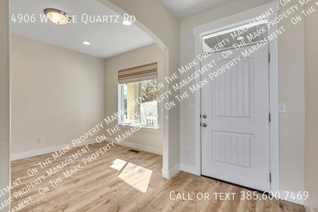 Building Photo - 4906 W Rose Quartz