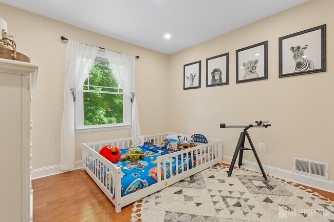 Building Photo - 49 Ochs Ave