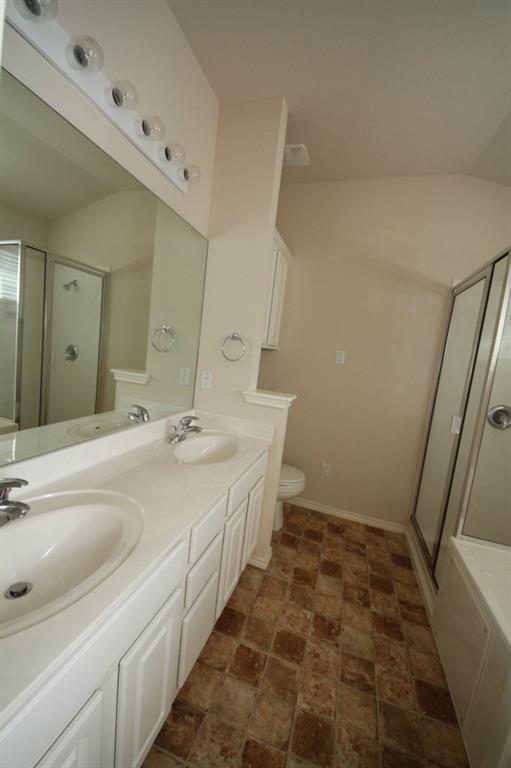 Building Photo - 16100 S Great Oaks Dr