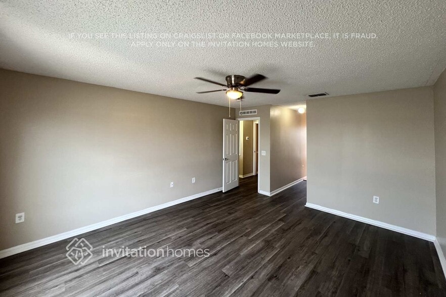 Building Photo - 1249 SW Mancuso Ave