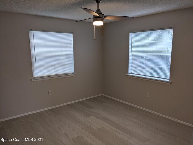 Building Photo - 323 Olmstead Dr