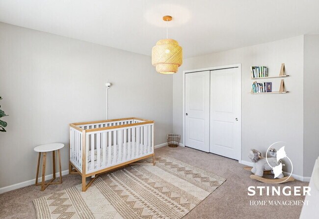 Building Photo - 1214 Danner Dr