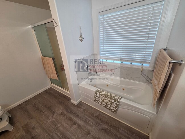 Building Photo - Check out this beautiful 3 bedroom, 2.5 bath home!
