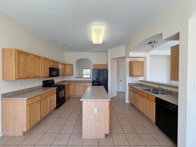 Building Photo - 6216 Calle Vizcaya NW