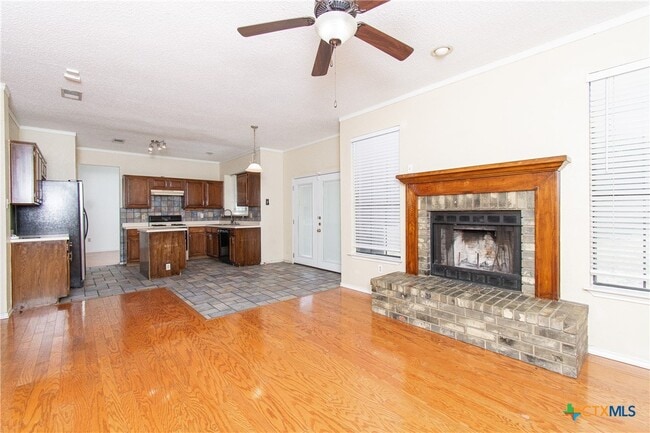 Building Photo - 2304 E Iowa Dr