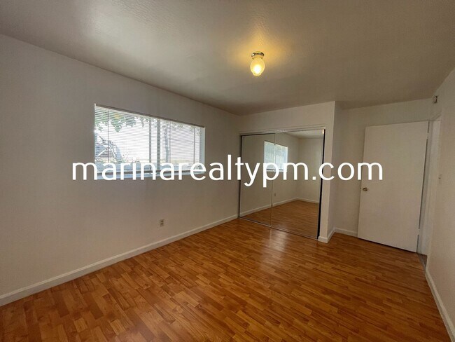 Building Photo - Florida St 4 Plex