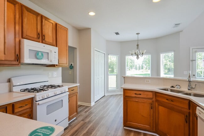 Building Photo - 1962 River Lagoon Trace