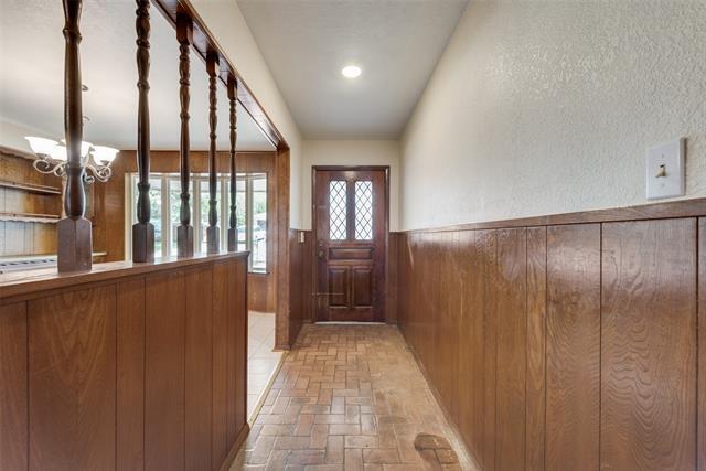 Building Photo - 1421 Meadow Ln