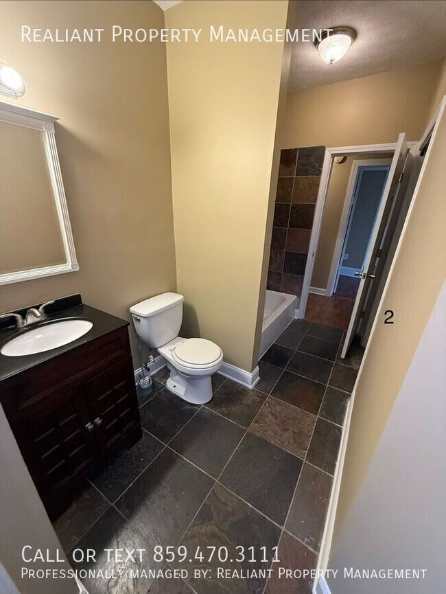 Building Photo - 711 W Maxwell St