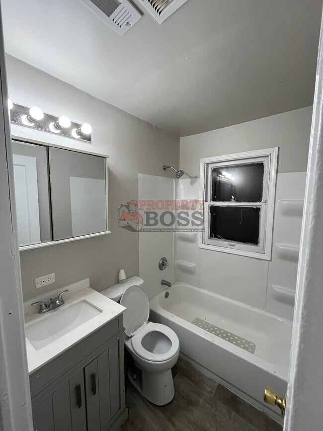 Building Photo - 2227 Georgia St