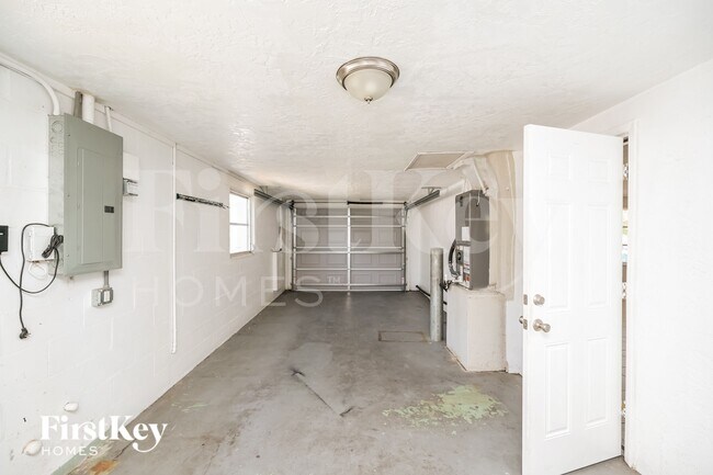 Building Photo - 10905 Kingsbridge Rd