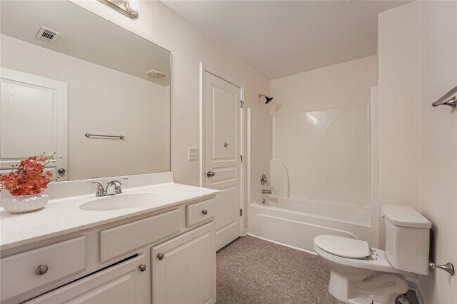 Building Photo - 1240 Grayson Oaks Dr