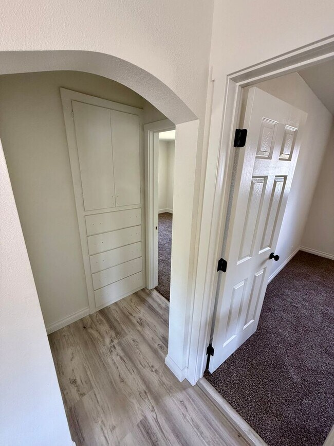 Building Photo - FULLY REMODELED 3 bedroom 1 bath Rental