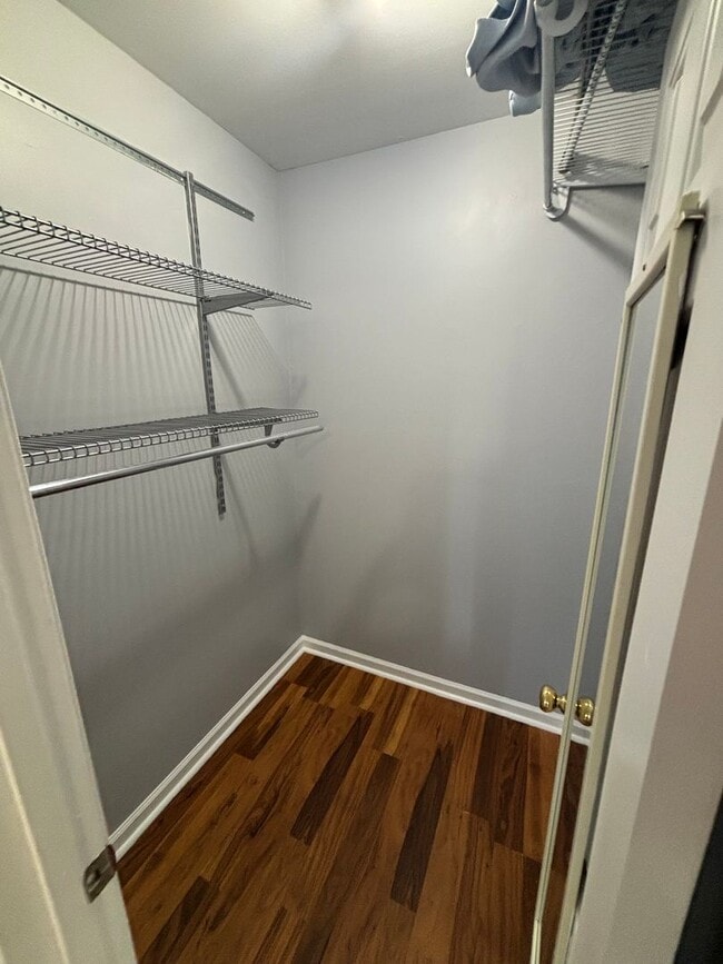 Building Photo - 4897 Southgate Pkwy