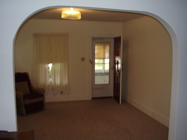 Building Photo - Great Location close to Clark Park!