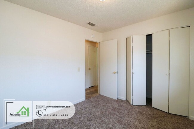Building Photo - 333 Boulder Creek Dr