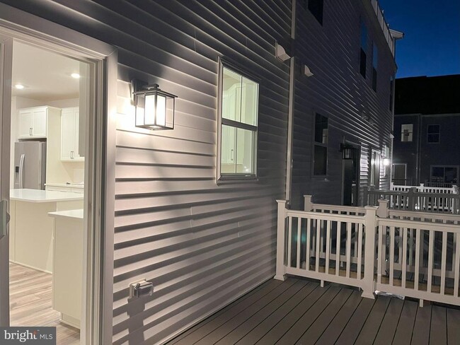 Building Photo - 501 Titanium St