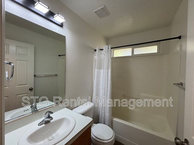 Building Photo - 425 E 1050 S