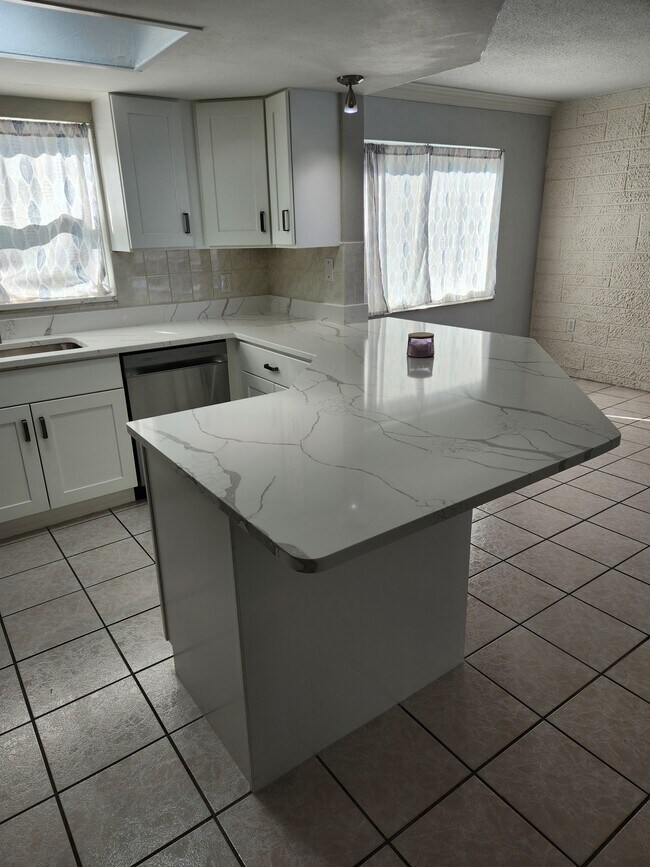 Building Photo - 9837 Marlinton Ln