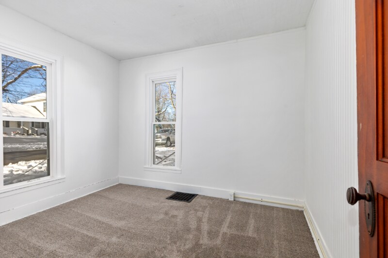 Building Photo - 210 New St