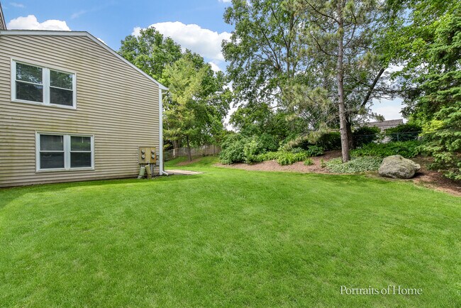 Building Photo - 453 Kensington Ct