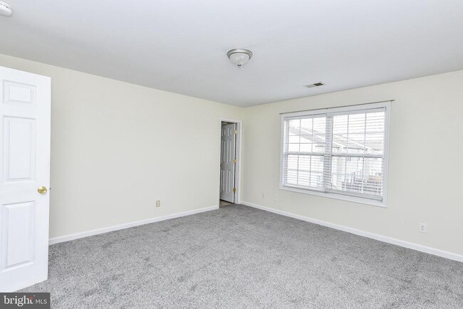 Building Photo - 24 Sanford Dr