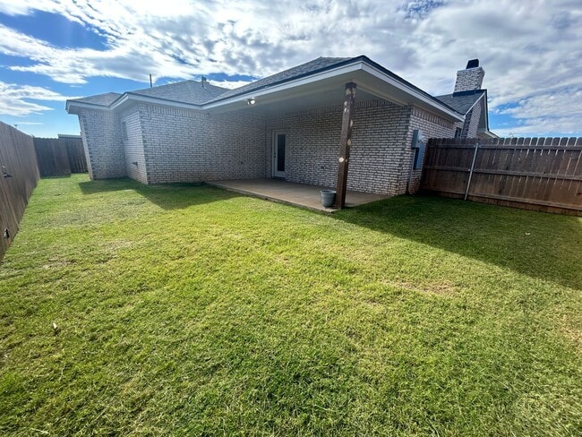 Building Photo - 4 Bed 2 bath Frenship ISD