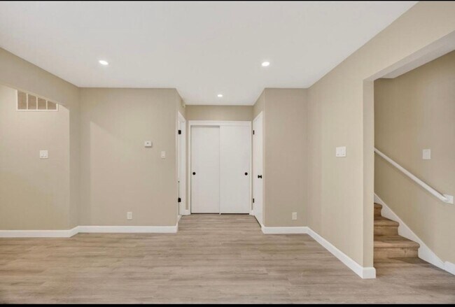 Building Photo - 4549 Melody Dr