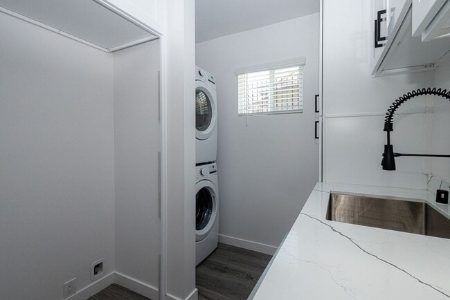 Building Photo - Brand New ADU in Silver Lake