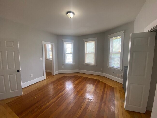 Building Photo - 34 Speedwell St