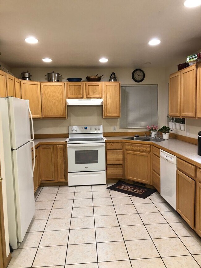 Building Photo - 170 Latigo Dr