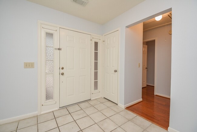 Building Photo - 1319 Irish Mist Ct