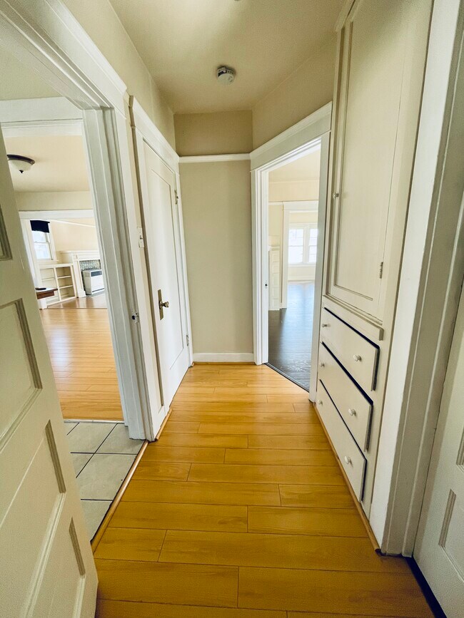 Hallway - 4503 Rosewood Ave