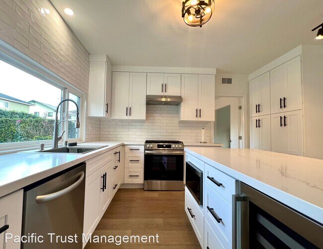 Building Photo - 4 br, 3 bath House - 9163 Evergreen Dr.