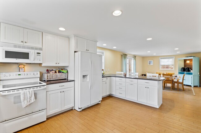 Building Photo - 60 Merrifield Ct